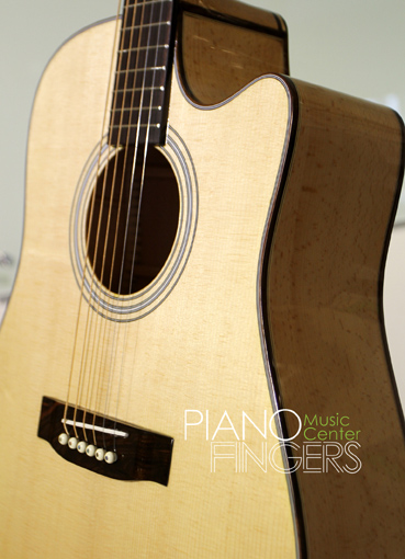 thung dan guitar acoustic